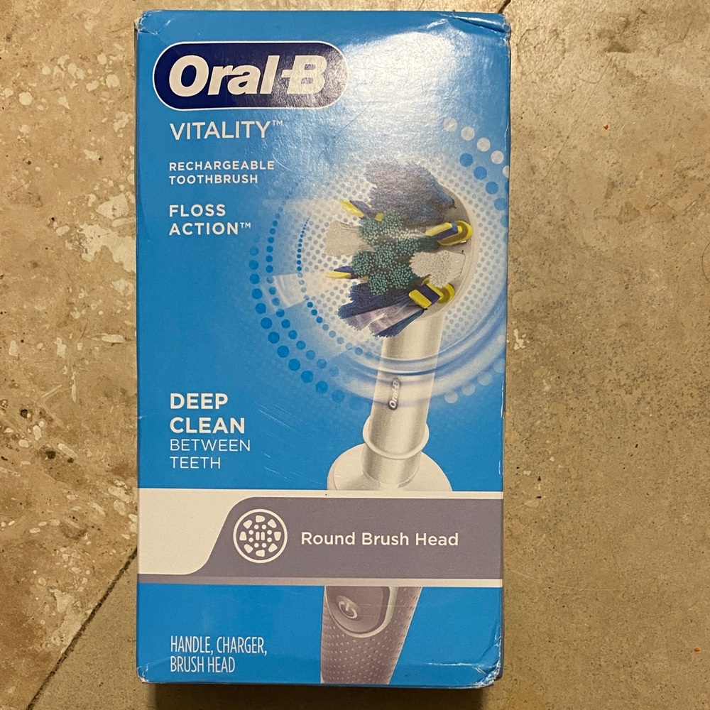 Oral-B Vitality Rechargeable Toothbrush floss action NEW